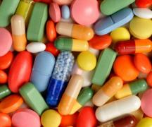 Léky na pihy v lékárně: hotové a domácí prostředky a přípravky Bělící krém na obličej pro pihy