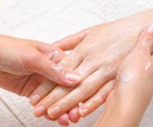Шелушение кожи как сиптом дерматологических проблем От чего кожа шелушится причины